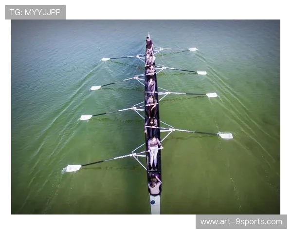 赛艇队推进同步动作改进，整体配合更自然