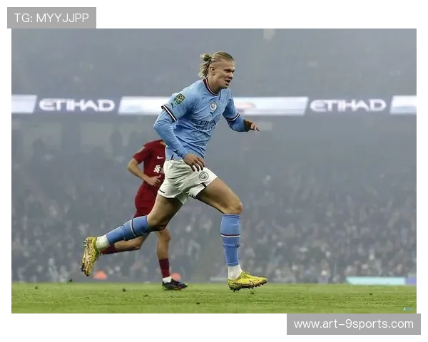 多特盯哈兰德式禁区暴力：战术暗影下的锋线杀手